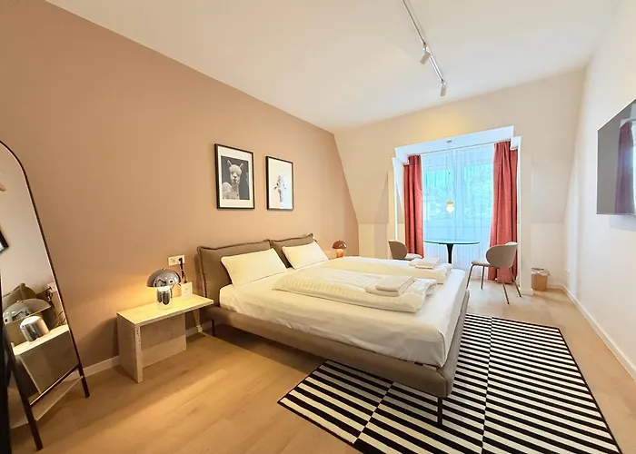 Smart Stayzz Hotel