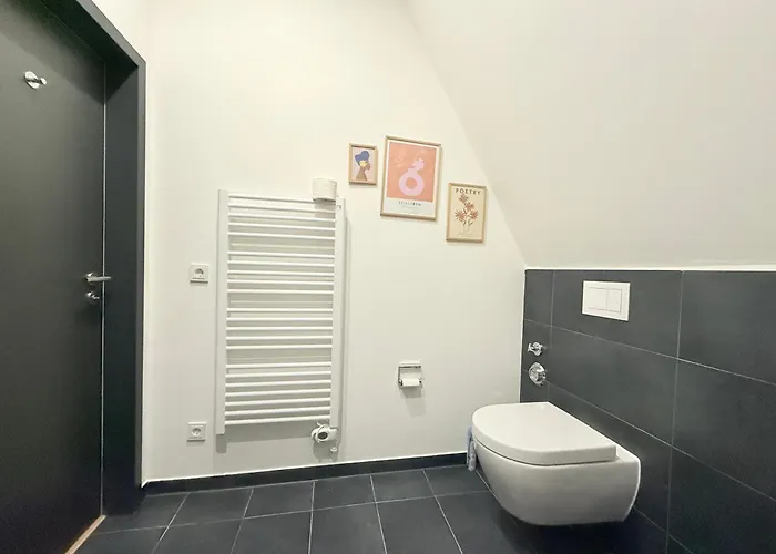 Smart Stayzz Hotel *